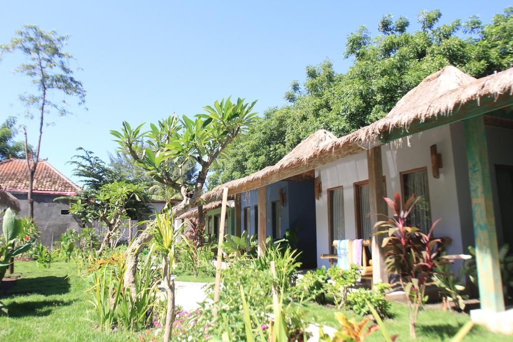 Maha Putri Bungalows Gili Trawangan Room photo